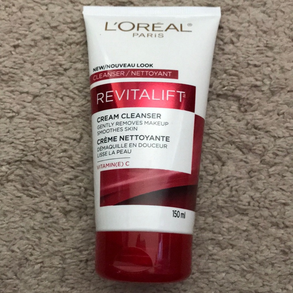 NWT - L’Oreal Revitalift Cream Cleanser